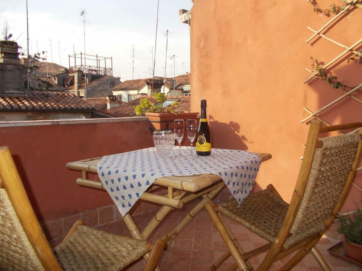 Ca' San Silvestro 2 Terrazze Nel Cuore Di Venezia מראה חיצוני תמונה