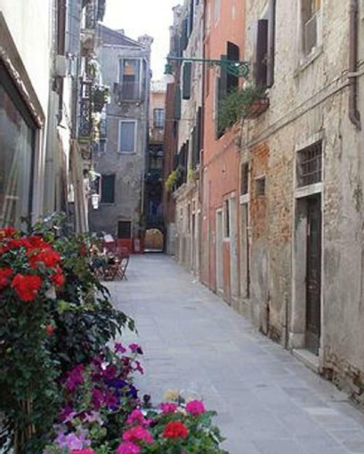 Ca' San Silvestro 2 Terrazze Nel Cuore Di Venezia מראה חיצוני תמונה